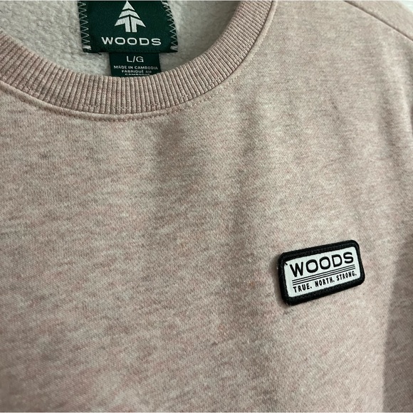 3/$25 ✨ Woods crewneck - Picture 2 of 2